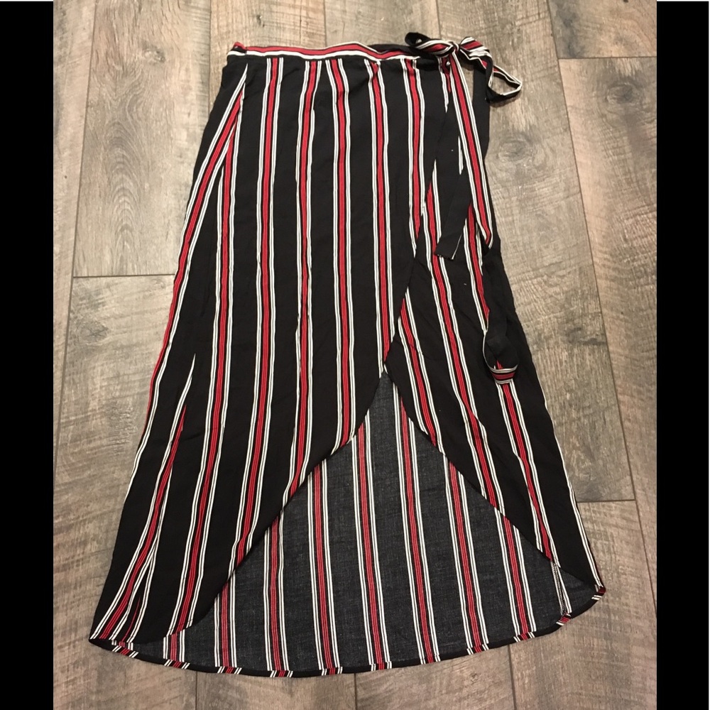 NWT Forever 21 wrap around skirt